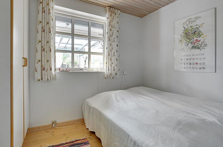 Vakantiehuis "Guthmund" - 400m from the sea