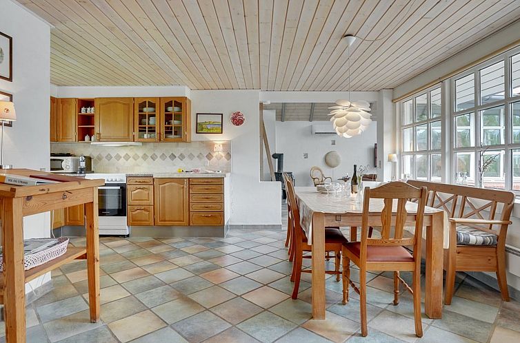 Vakantiehuis "Guthmund" - 400m from the sea