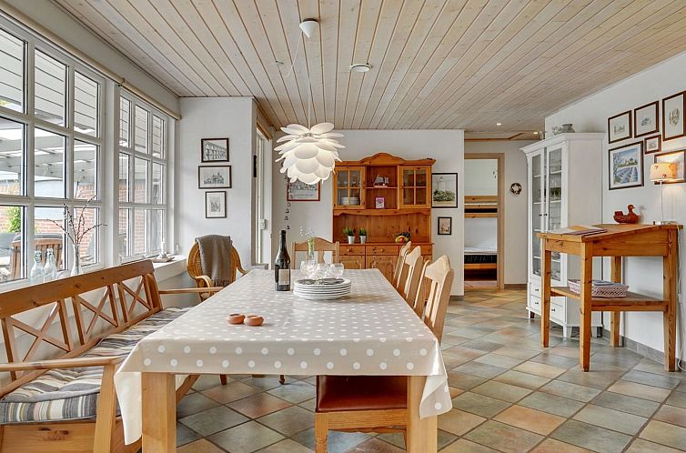 Vakantiehuis "Guthmund" - 400m from the sea