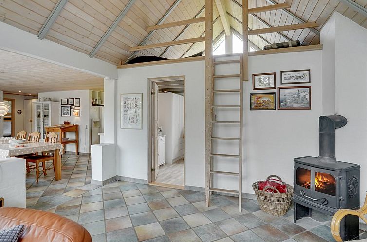Vakantiehuis "Guthmund" - 400m from the sea