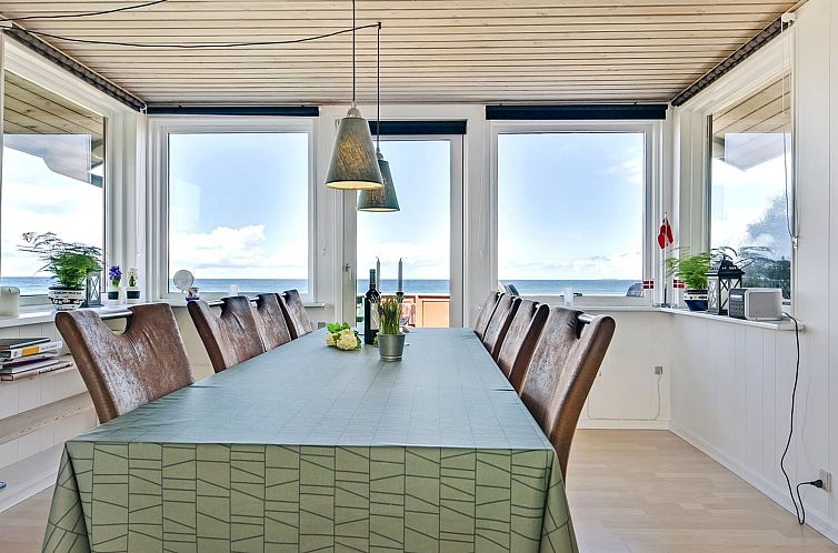 Vakantiehuis "Eldar" - 5m from the sea