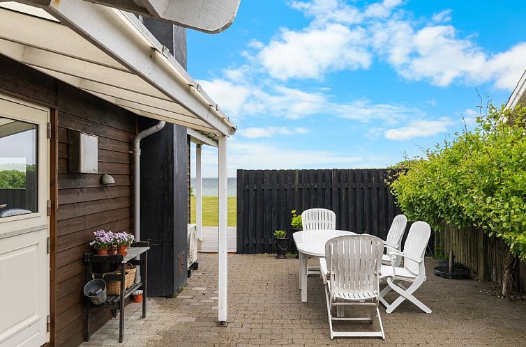 Vakantiehuis "Dimo" - 20m from the sea