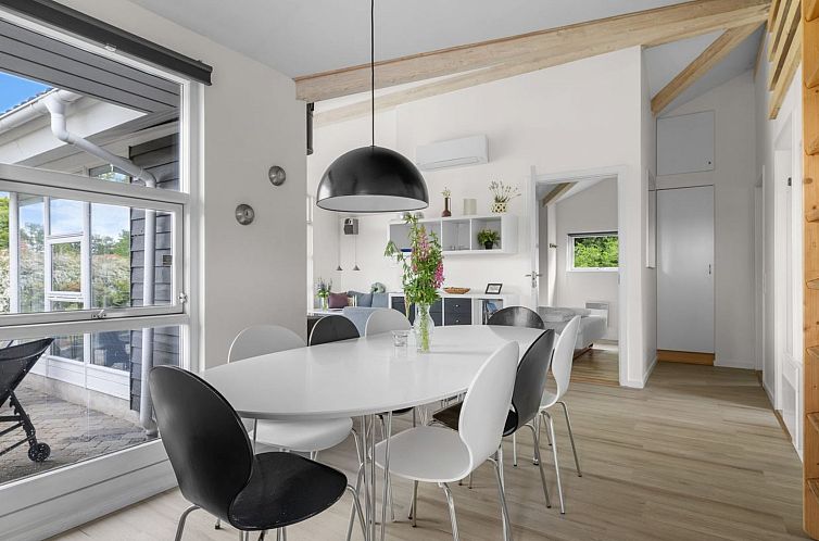 Vakantiehuis "Alvina" - 25m from the sea