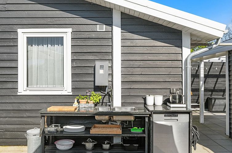 Vakantiehuis "Iven" - 140m from the sea