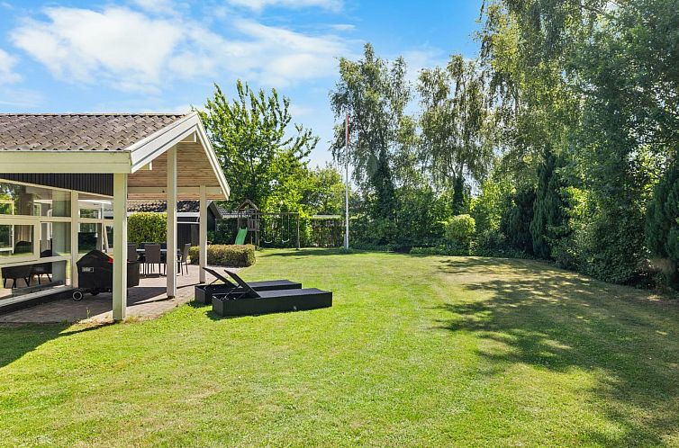 Vakantiehuis "Iven" - 140m from the sea