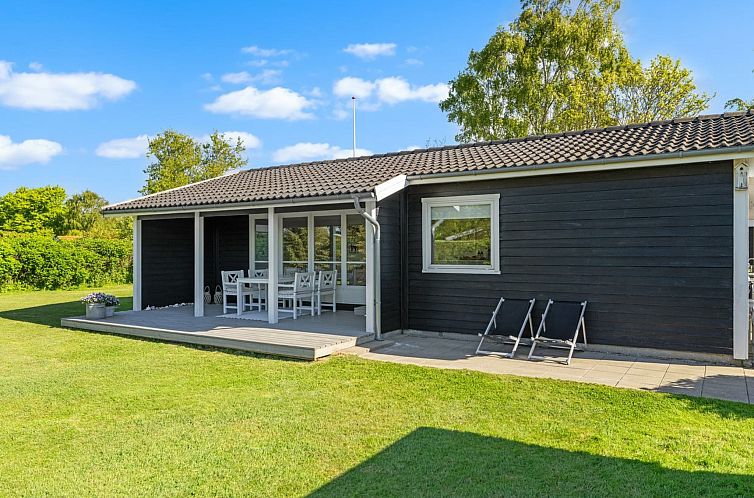 Vakantiehuis "Iven" - 140m from the sea