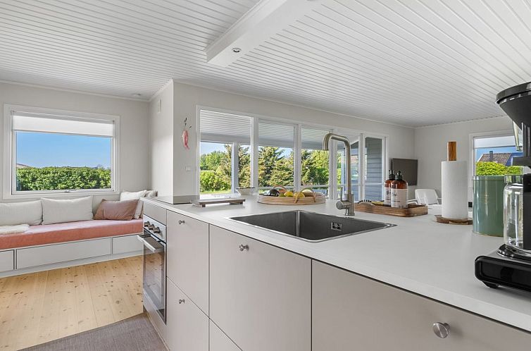 Vakantiehuis "Iven" - 140m from the sea