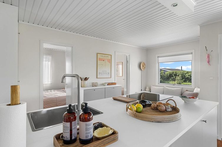 Vakantiehuis "Iven" - 140m from the sea