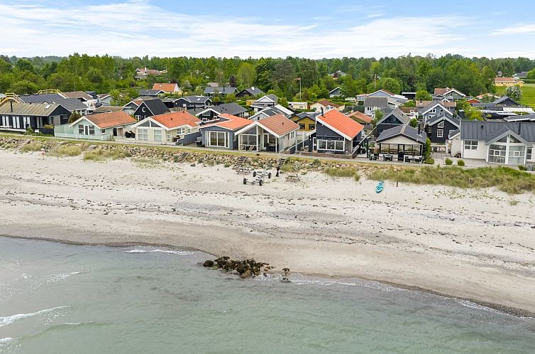 Vakantiehuis "Aswith" - 5m from the sea