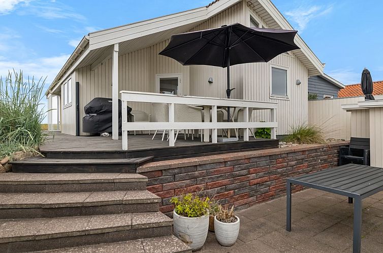 Vakantiehuis "Aswith" - 5m from the sea