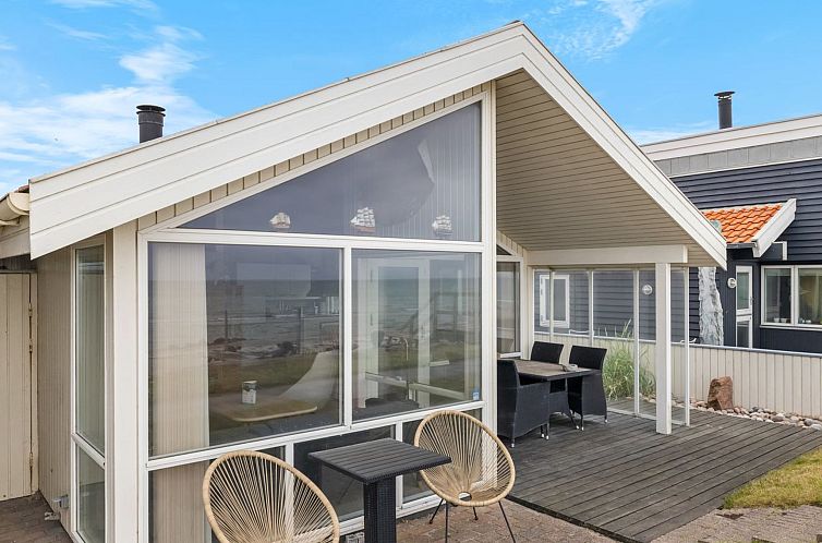 Vakantiehuis "Aswith" - 5m from the sea