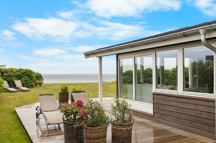 Vakantiehuis "Dimo" - 20m from the sea