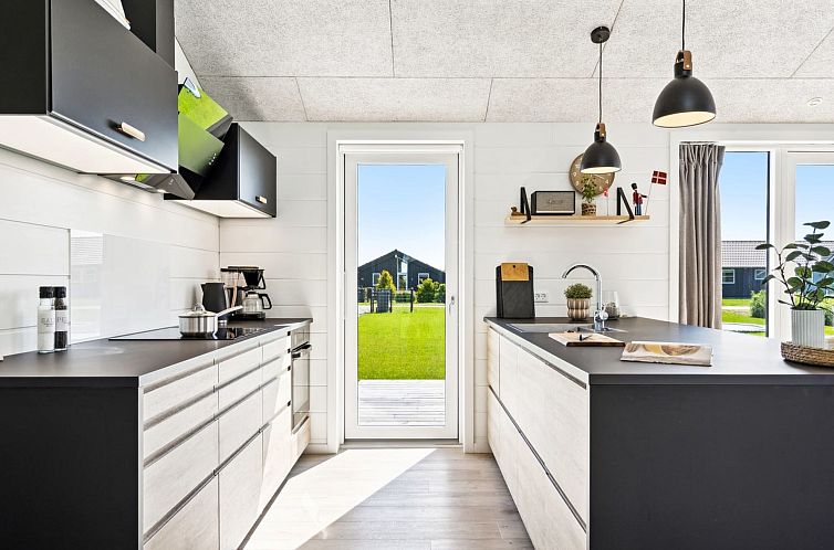 Vakantiehuis "Matias" - 375m from the sea