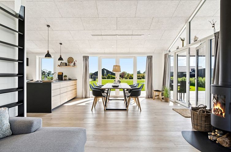 Vakantiehuis "Matias" - 375m from the sea