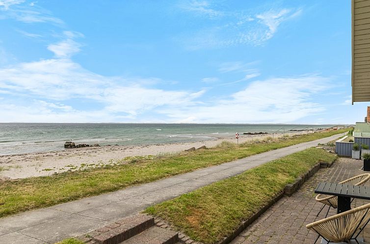 Vakantiehuis "Diertje" - 10m from the sea