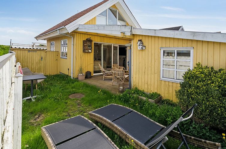 Vakantiehuis "Ulv" - 25m from the sea