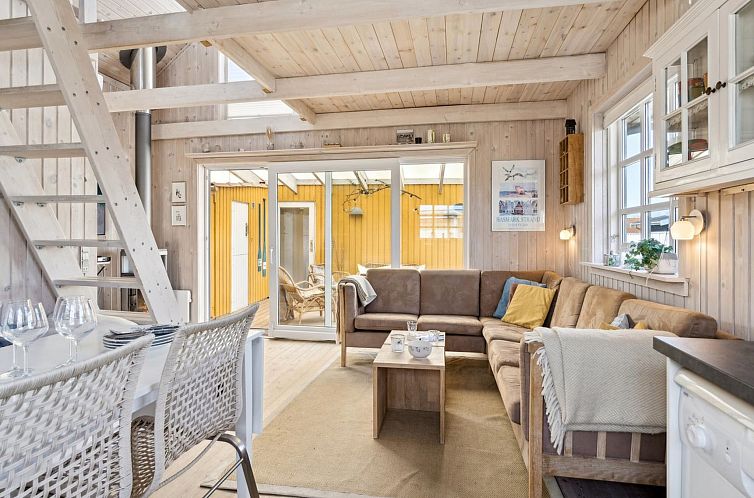 Vakantiehuis "Ulv" - 25m from the sea
