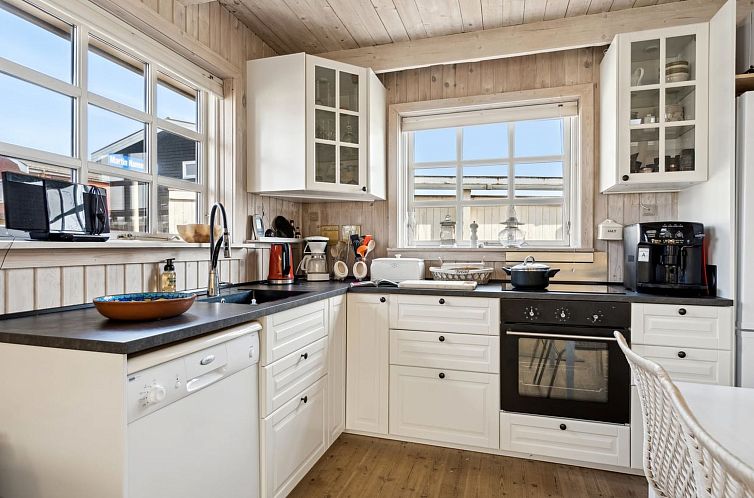 Vakantiehuis "Ulv" - 25m from the sea