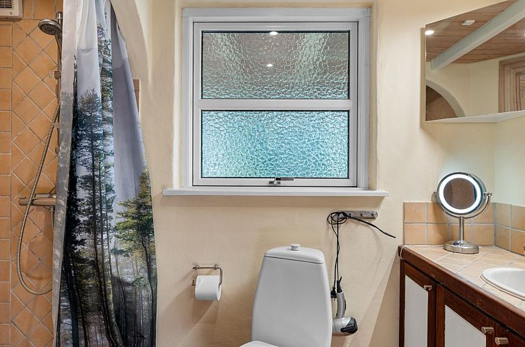 Vakantiehuis "Ung" - 460m from the sea