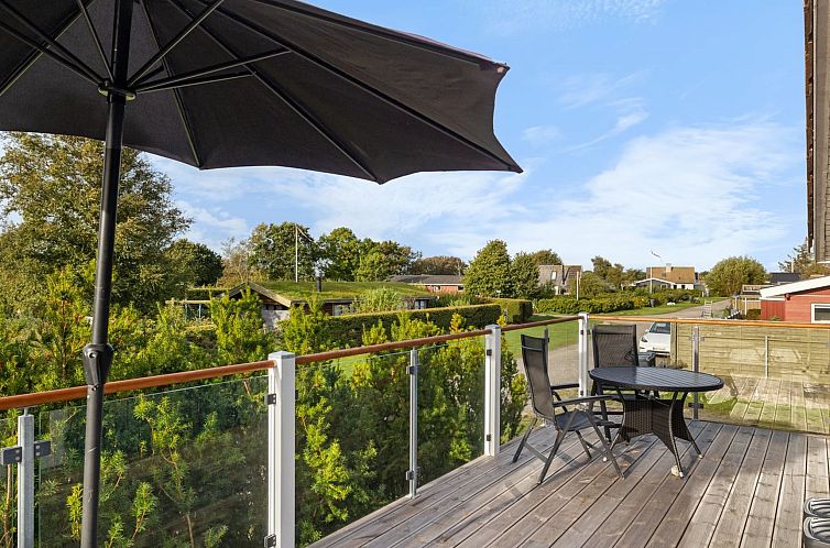 Vakantiehuis "Ung" - 460m from the sea