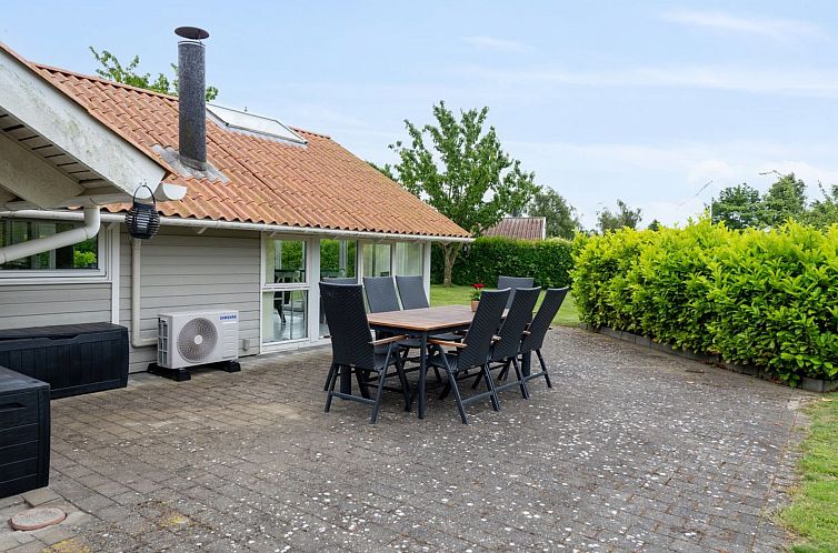 Vakantiehuis "Helmina" - 125m from the sea