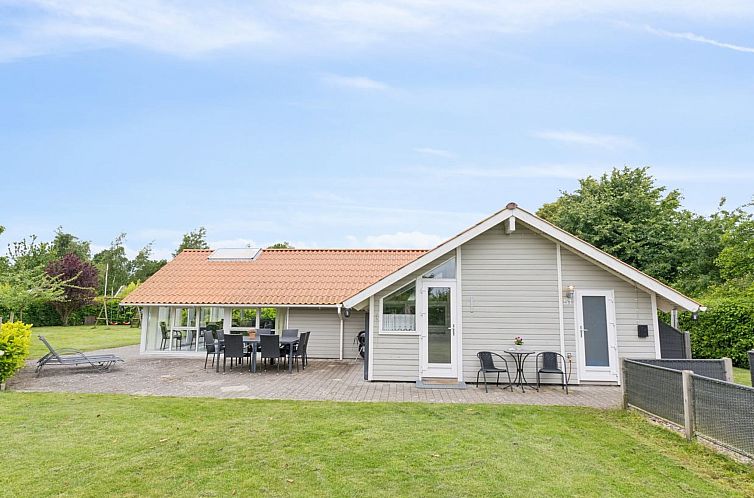 Vakantiehuis "Helmina" - 125m from the sea