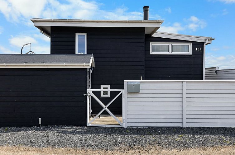 Vakantiehuis "Folkhart" - 10m from the sea