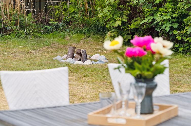 Vakantiehuis "Folkhart" - 10m from the sea