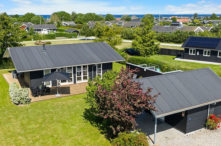 Vakantiehuis "Mildred" - 400m from the sea