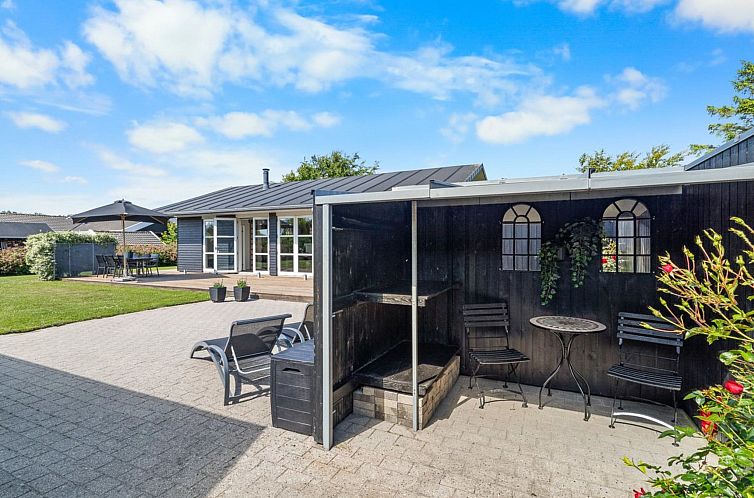 Vakantiehuis "Mildred" - 400m from the sea