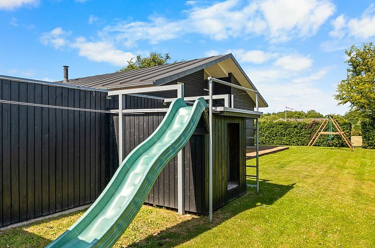 Vakantiehuis "Mildred" - 400m from the sea