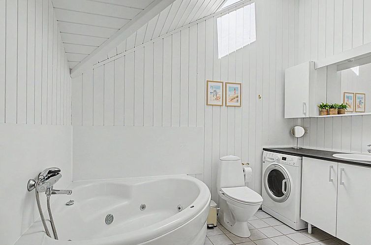 Vakantiehuis "Mildred" - 400m from the sea