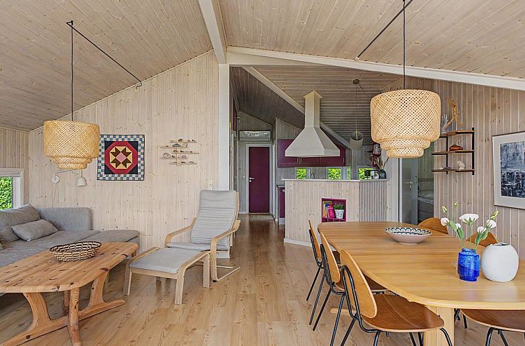 Vakantiehuis "Ronna" - 160m from the sea