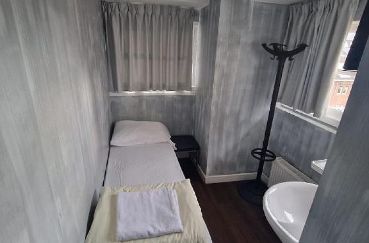 Amigo Budget Hostel