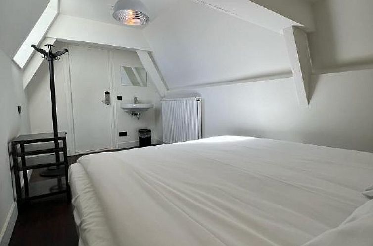 Amigo Budget Hostel