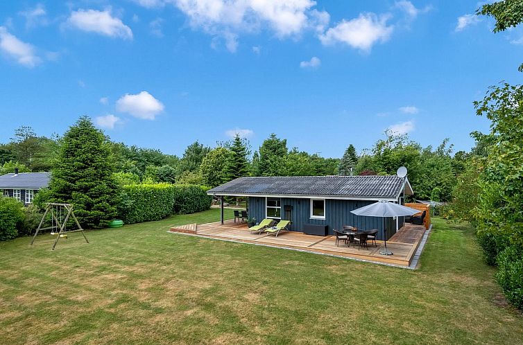 Vakantiehuis "Ellie" - 500m from the sea