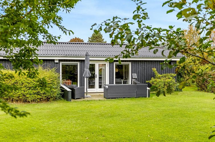 Vakantiehuis "Lymke" - 450m from the sea