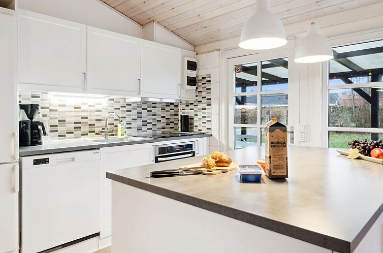 Vakantiehuis "Lymke" - 450m from the sea