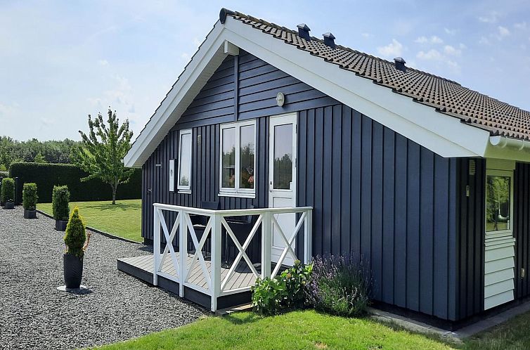 Vakantiehuis "Gustava" - 700m from the sea