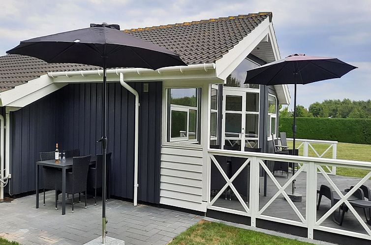 Vakantiehuis "Gustava" - 700m from the sea