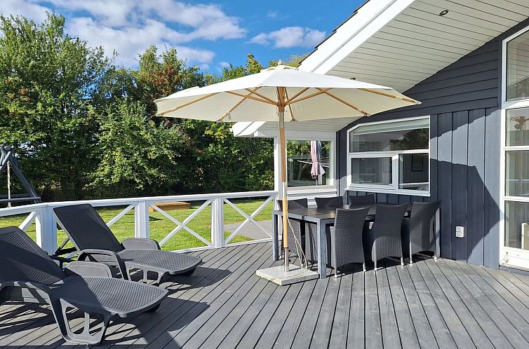 Vakantiehuis "Gustava" - 700m from the sea