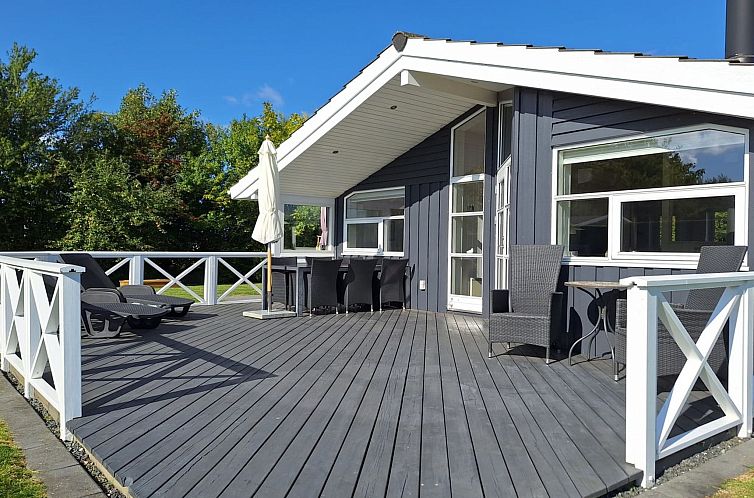 Vakantiehuis "Gustava" - 700m from the sea