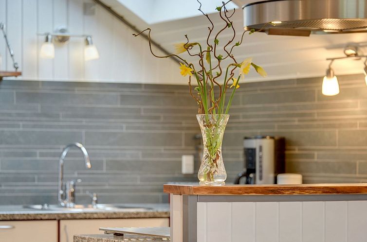 Vakantiehuis "Tican" - 400m from the sea