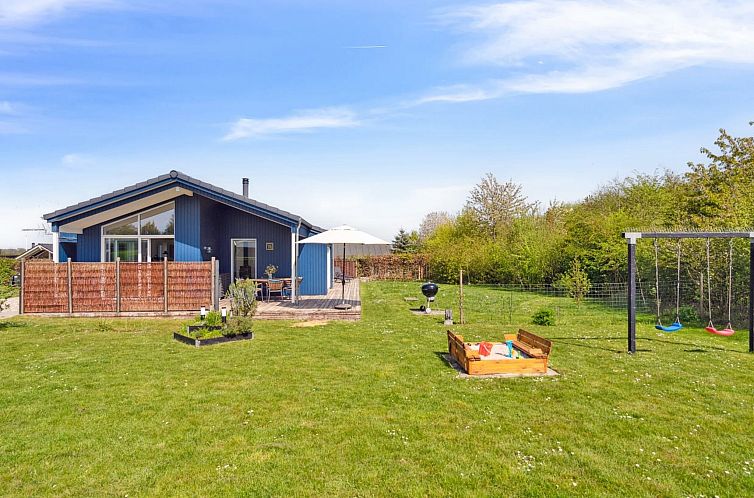 Vakantiehuis "Snari" - 700m from the sea