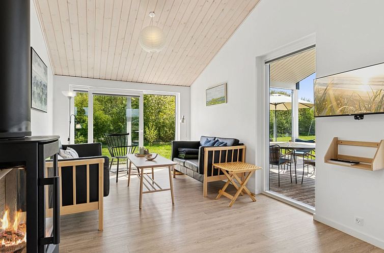 Vakantiehuis "Snari" - 700m from the sea