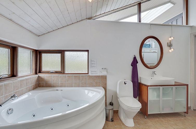 Vakantiehuis "Snari" - 700m from the sea