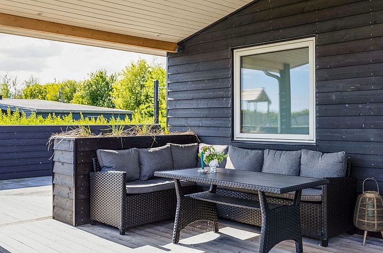 Vakantiehuis "Helmtrud" - 700m from the sea