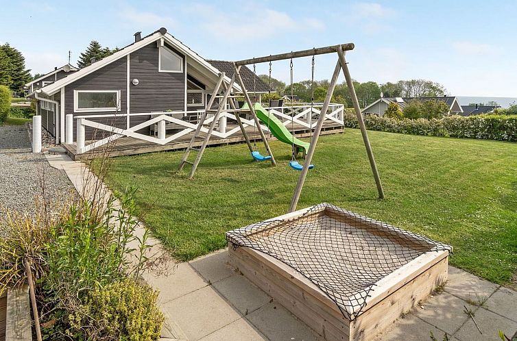 Vakantiehuis "Helmtrud" - 700m from the sea