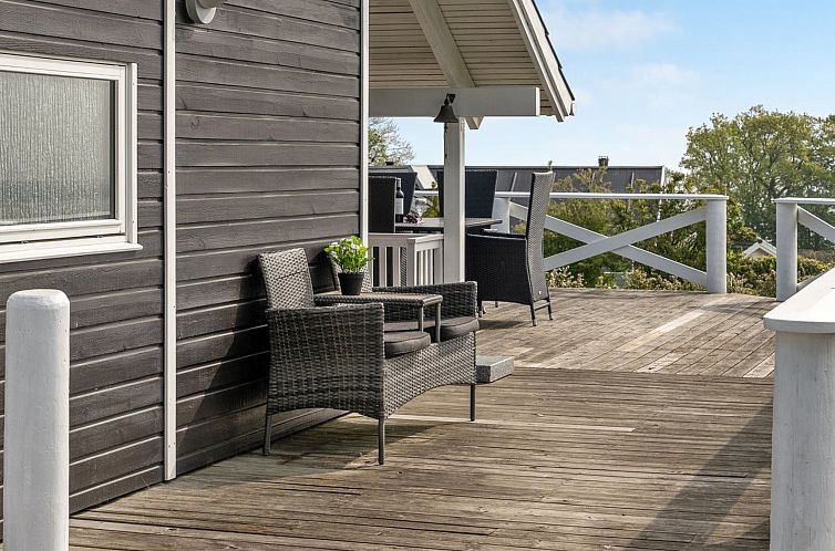 Vakantiehuis "Helmtrud" - 700m from the sea