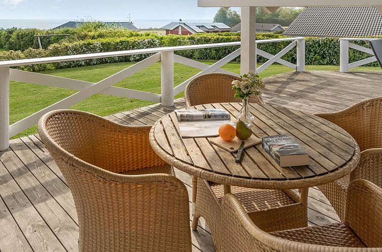 Vakantiehuis "Helmtrud" - 700m from the sea